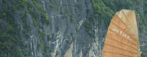 Halong Bay tour - JEWEL OF THE BAY junk cruise