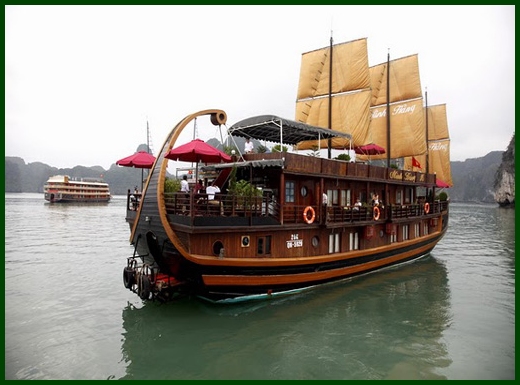 Halong Bay tour - Poseidon junk cruise