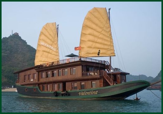 Halong Bay tour - Valentine junk cruise
